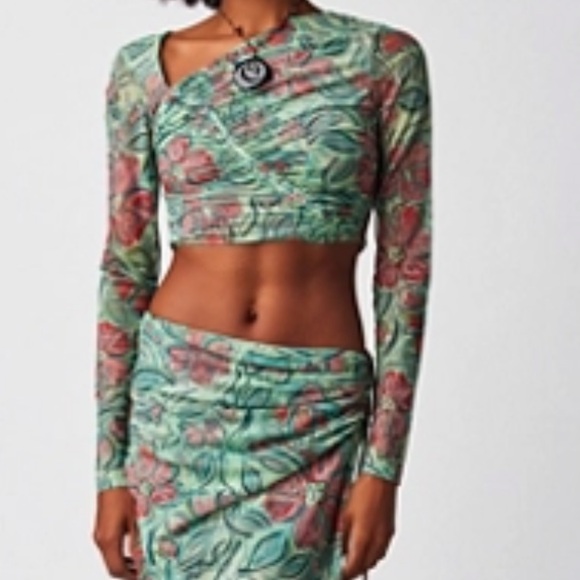 Free People cropped long sleeve super nova top - Picture 2 of 4